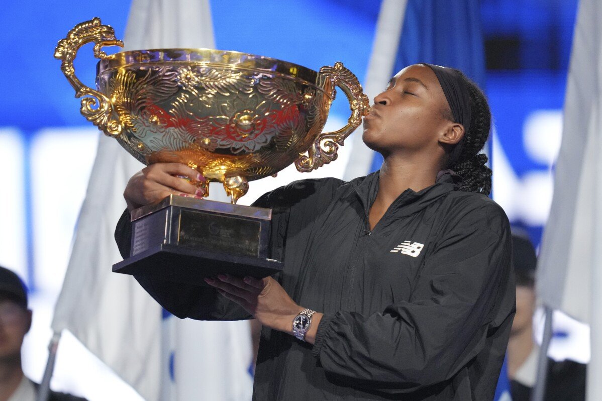 Coco Gauff memenangkan final China Open dalam dua set langsung, Sinner dan Alcaraz maju di Shanghai